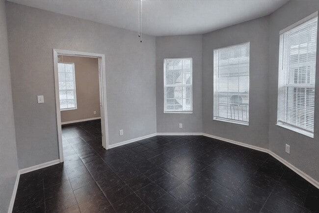 Photo - 511 W Cleveland St Unidad 1