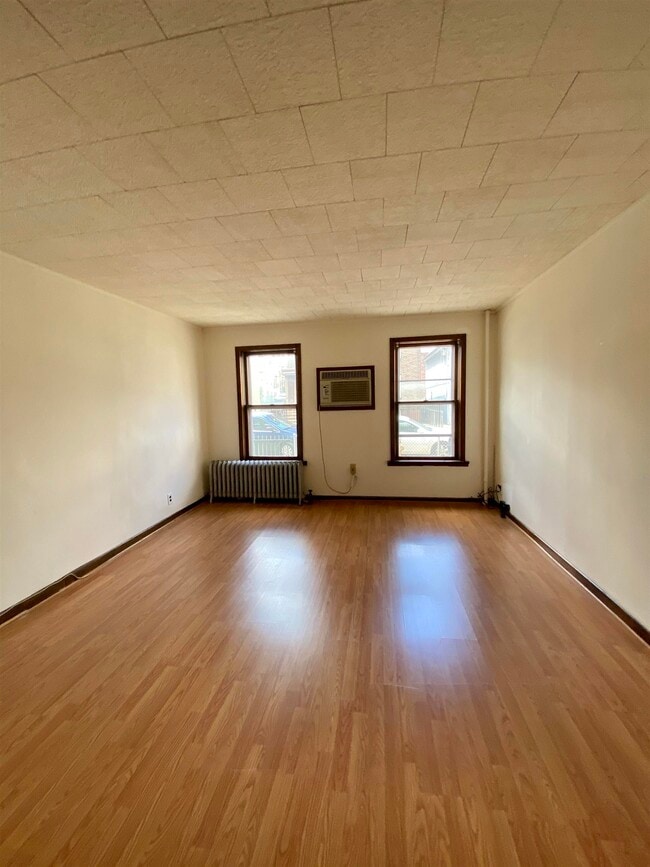 Photo - 16 Perrine Ave