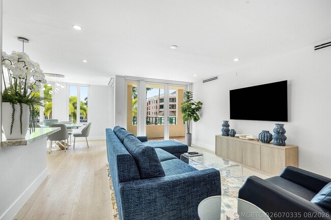Building Photo - 120 SE 5th Ave Unit 319