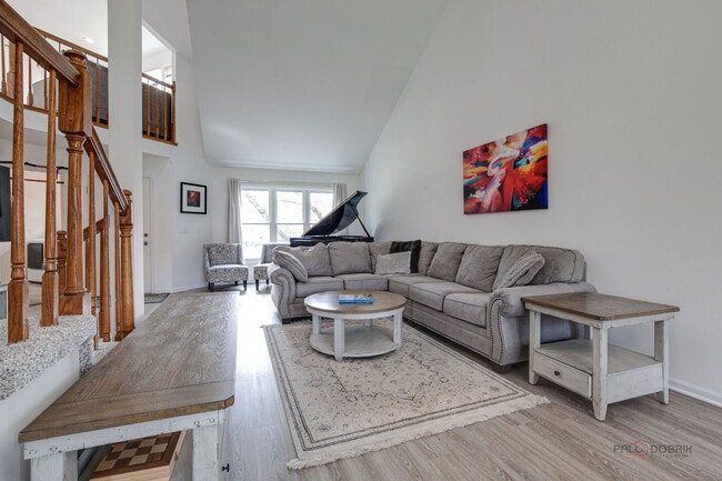 Photo - 212 Willow Pkwy