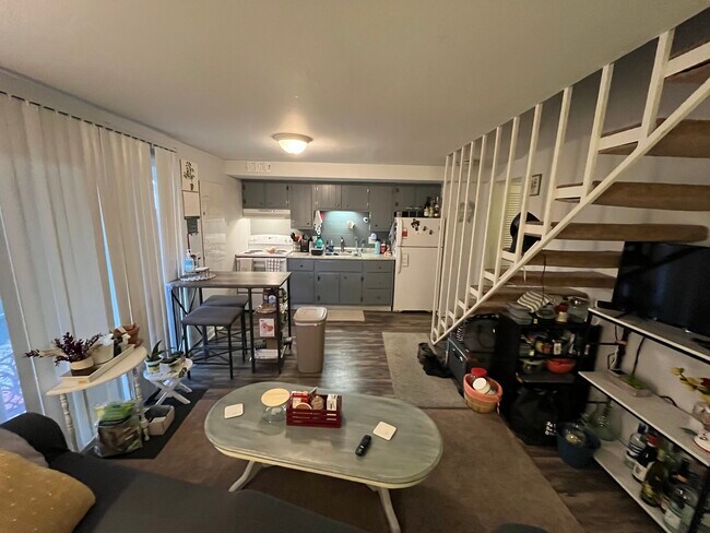 Open kitchen setup - 73 E Frambes Ave Unit C