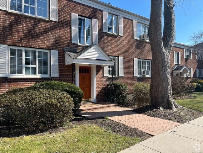 Building Photo - 22 Nathan Hale Dr Rental