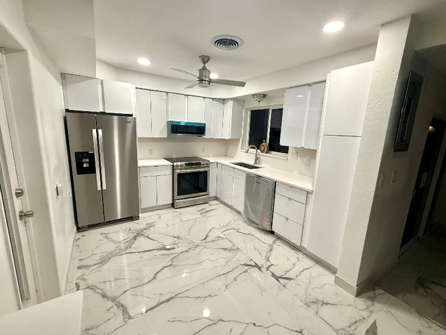 Photo - 2685 SE 5th St