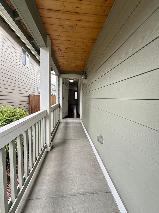 Photo - Modern 3BR/2.5BTH Home For Rent in Prime Marysville Location