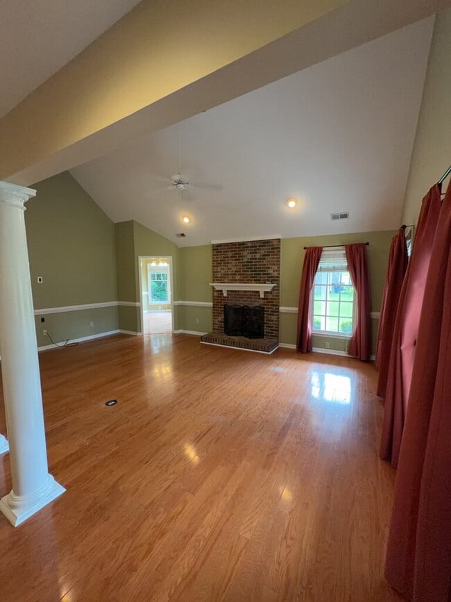 211 Bethesda Ct