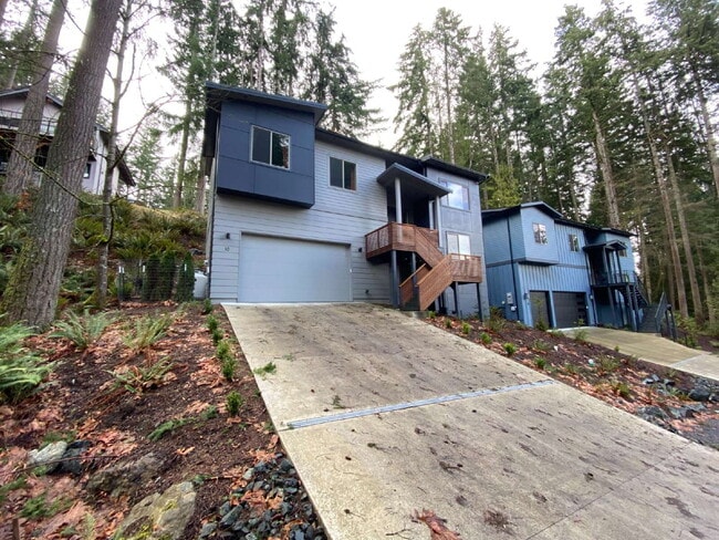 Photo - Elevated Modern Living in the Trees of Sudden Valley