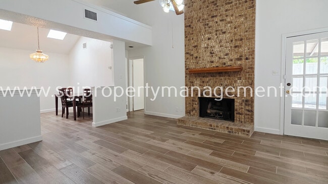 2408 Centaurus Dr