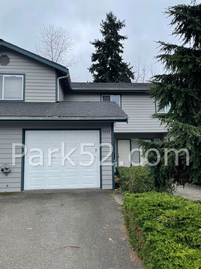 Building Photo - 2 Bedroom University Place Townhome Unit 3222