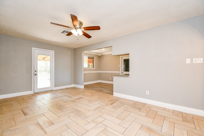 Photo - 7619 W Gulf Bank Rd