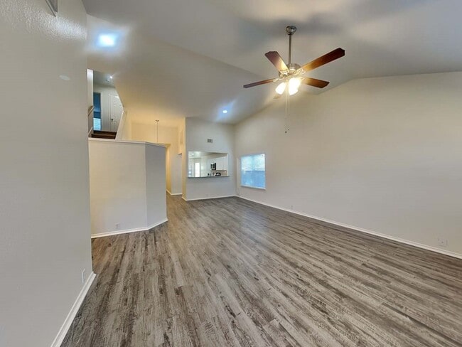 Photo - 3019 Antler Way