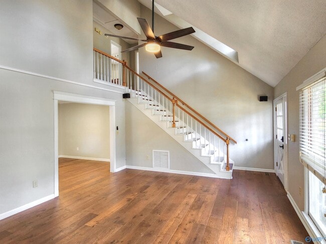 Photo - 1815 Shellbrook Dr NW