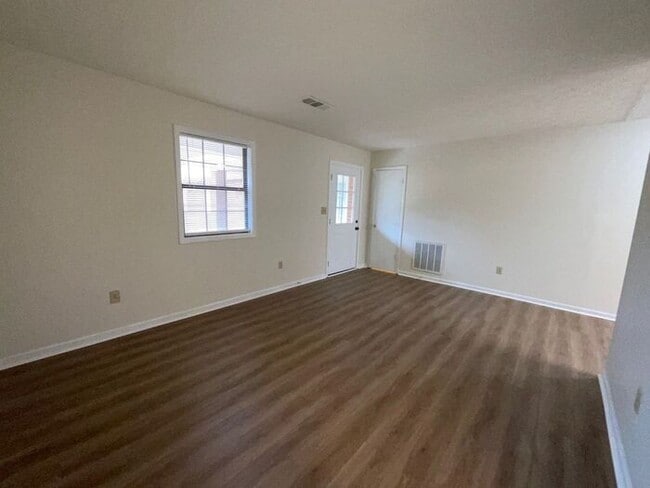 Photo - 255 Handley Ct