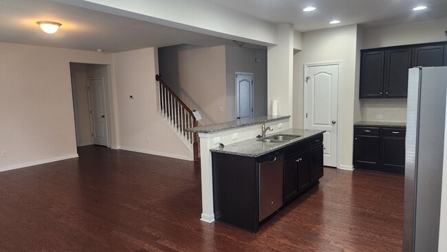 Photo - 113 Foxborough Ln