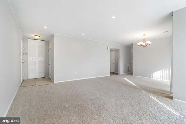 Building Photo - 10239 Prince Pl Unit 26-102
