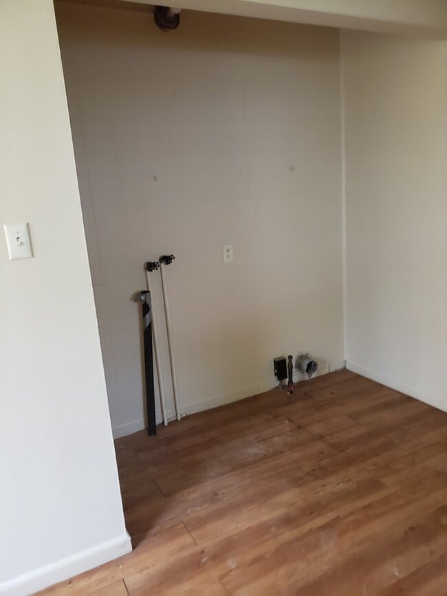 1 bed house with washer dryer hook up - 1 bed house with washer dryer hook up