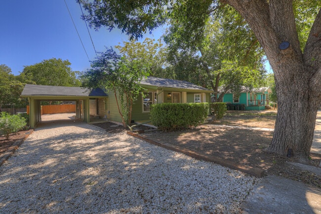 Photo - 1017 W Martin Luther King Dr