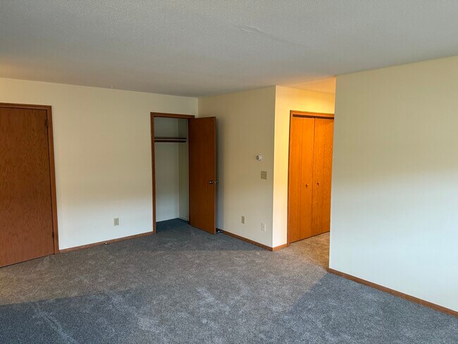 Aquila Apartments