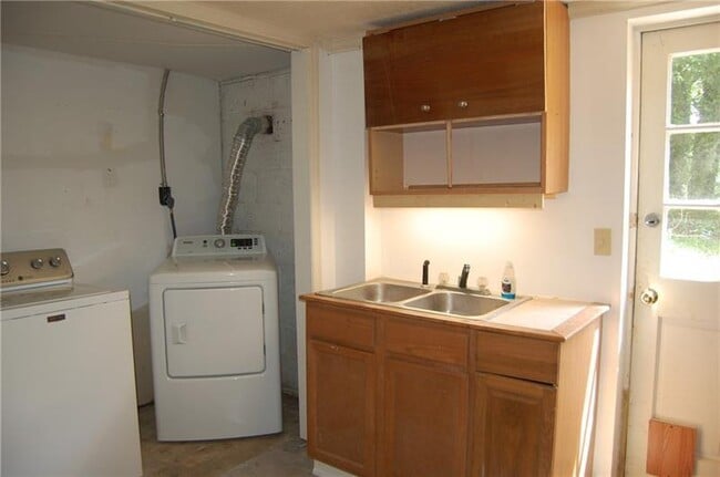 Photo - 649 Kenilworth Cir