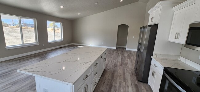 Photo - 207 Spring Creek Pkwy