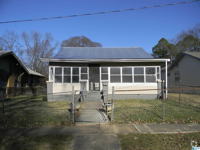 Building Photo - 4305 Pulaski St Rental