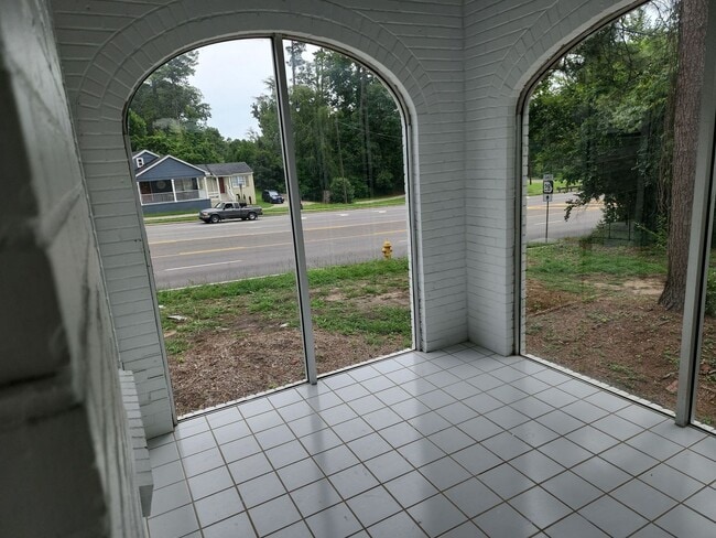Completely Remodeled Cottage style home fo... - Completely Remodeled Cottage style home fo...