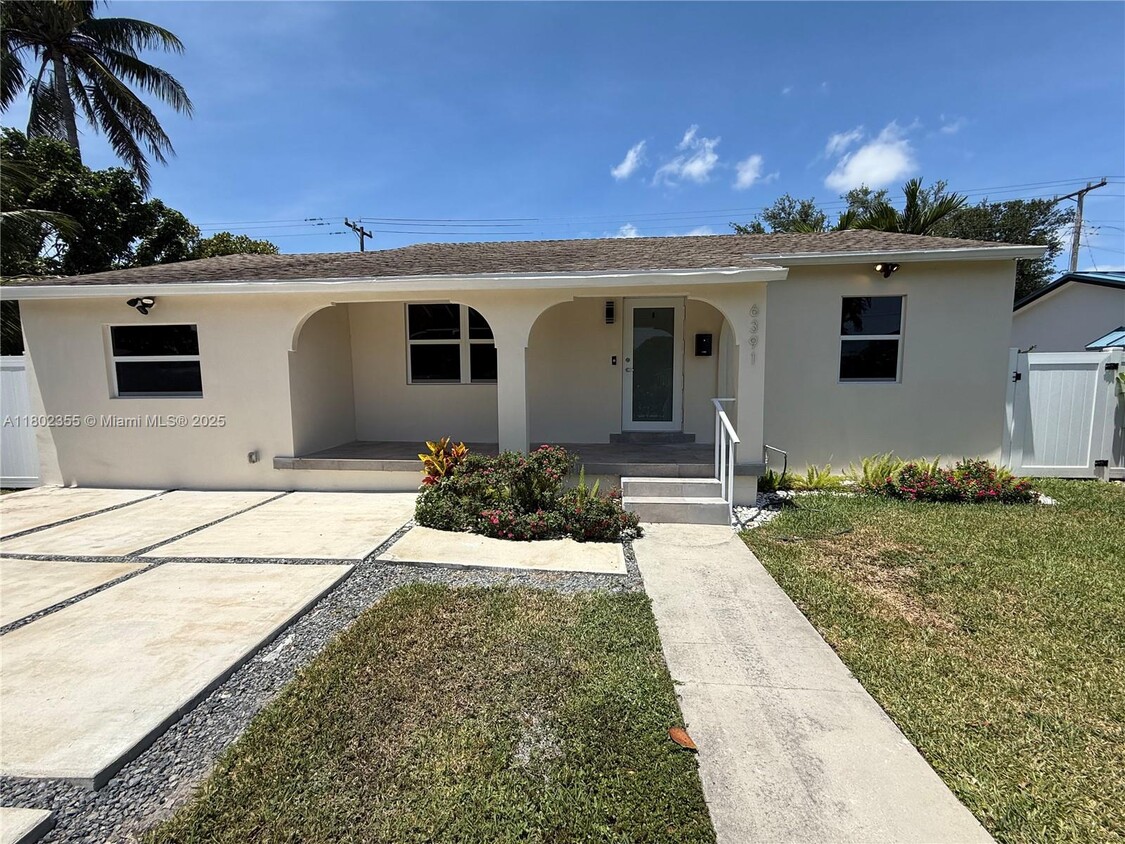 Photo - 6391 SW 39th St (Miami, FL)