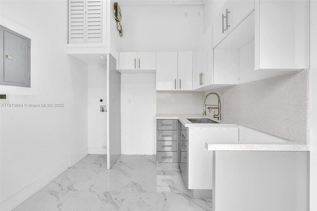 Building Photo - 5850 NE 3rd Ave