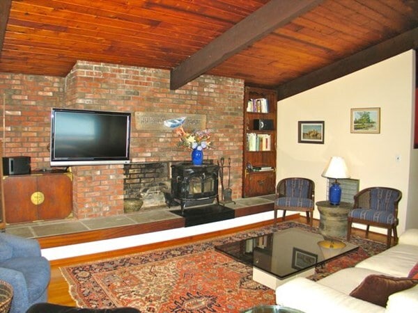 291 Barnes Rd