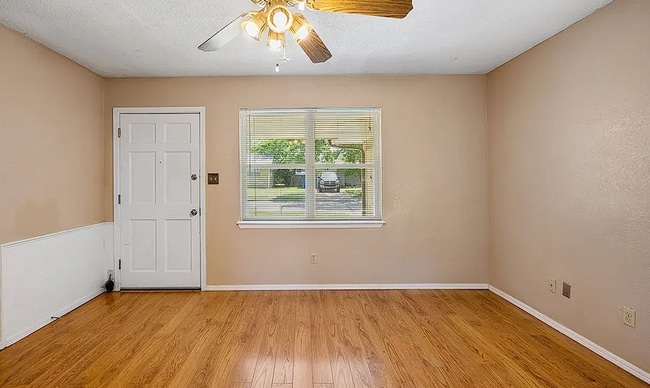 Photo - Spacious 3BD, 2BTH Home Right off 12th AVE Minutes from the highway and 5 Minutes from OU Campus!