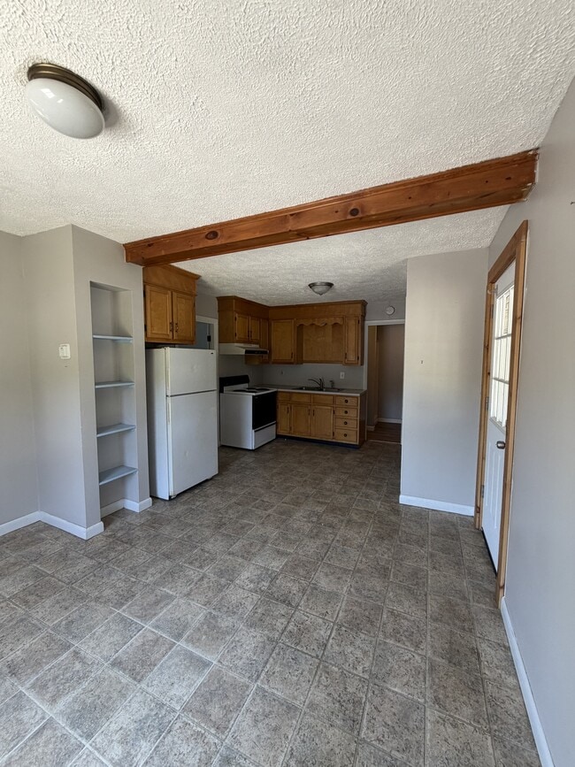 6 Silver St Unit B