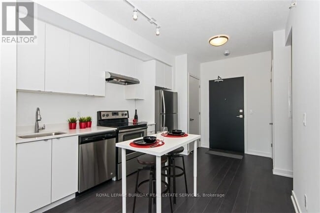Photo - 5240 Dundas St Unit B603
