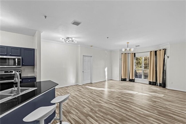 Photo - 5641 Roswell Rd