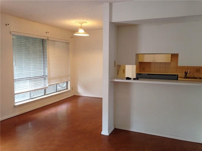 Photo - 500 E Riverside Dr Unit 211