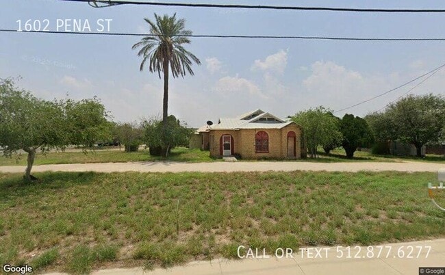 Building Photo - 1602 Pena St