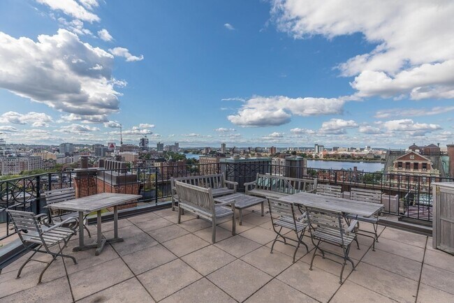 Building Photo - 416 Marlborough St Unit 704 Rental