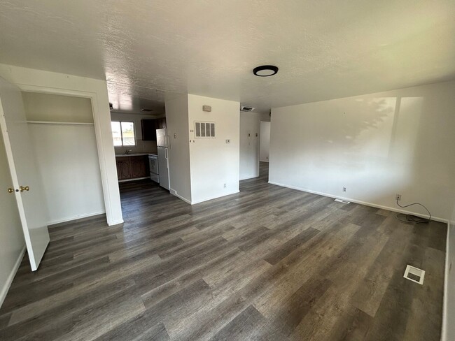 Photo - SIGNING BONUS AVAILABLE UP TO $800!! 2 Bed... Unit 1436