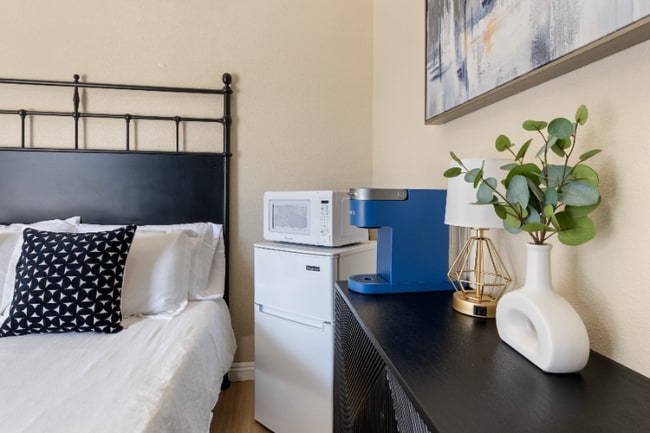 Photo - 2521 W California St