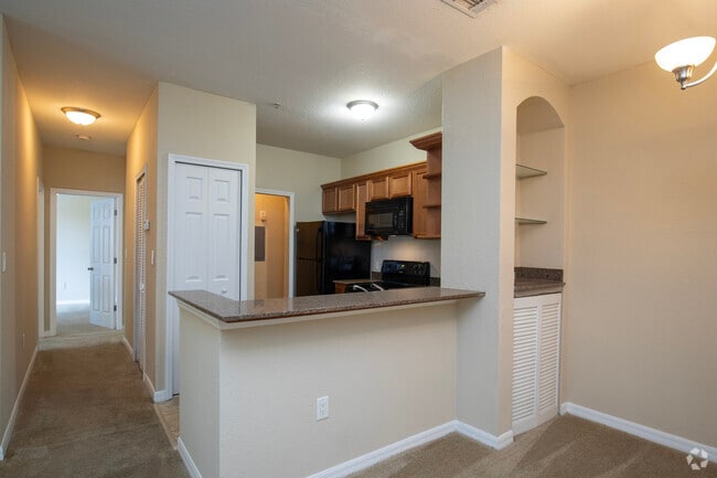 2BR, 1BA - 967SF-5501 Legacy Crescent Pl Riverview, FL 33578-3833