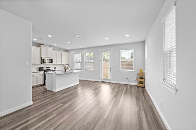 Photo - 9913 Brickhouse Dr