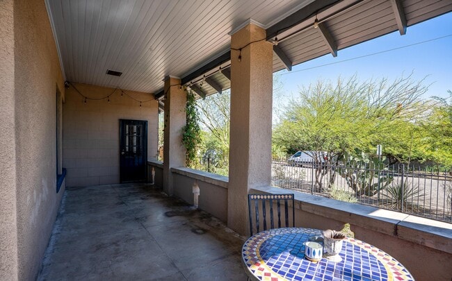 Wrap Around Front Porch - 245 E University Blvd