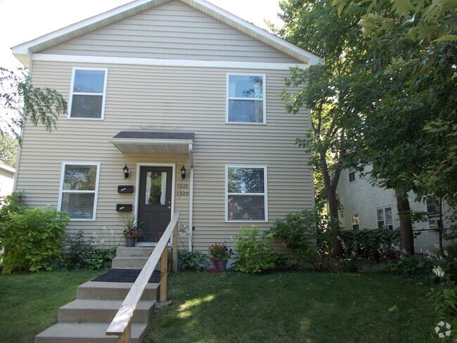 Building Photo - 3 Bedroom, 1 Bathroom Home.