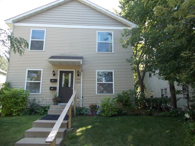 Building Photo - 3 Bedroom, 1 Bathroom Home.