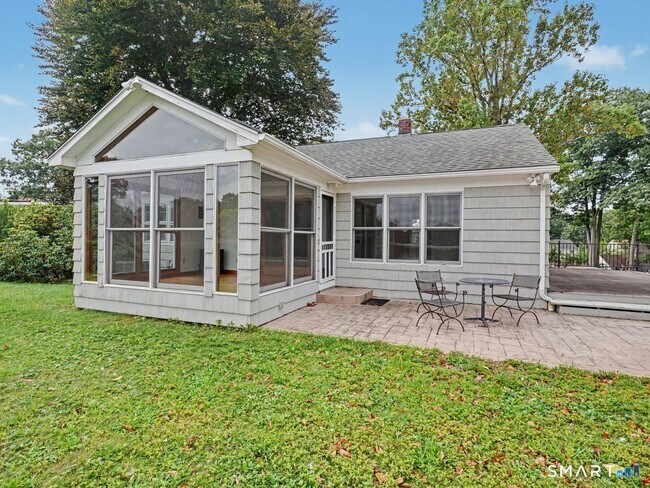100 Lakeshore Terrace