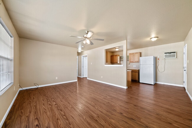 Photo - 1222 W Thorain Blvd