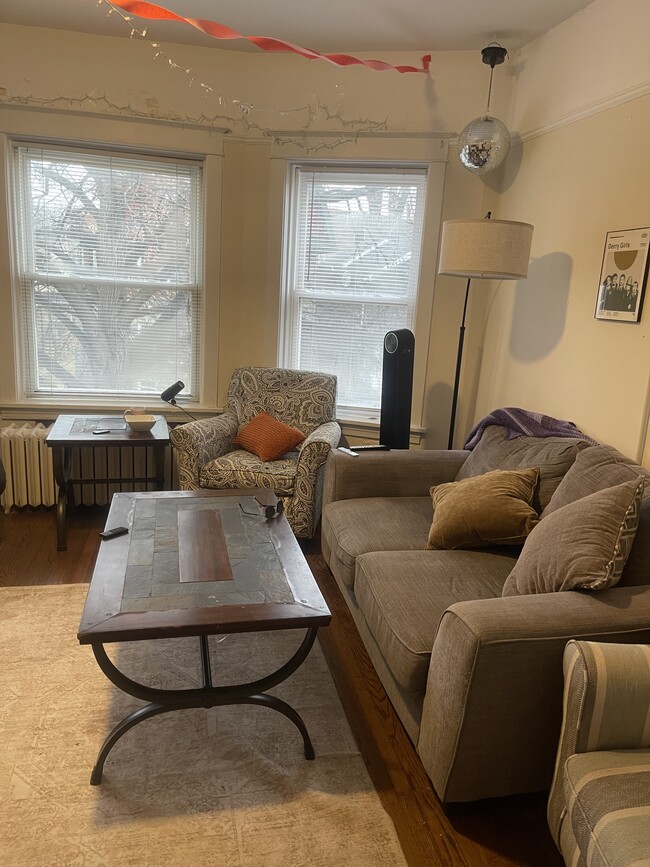 Photo - 829 Simpson St Unit 1