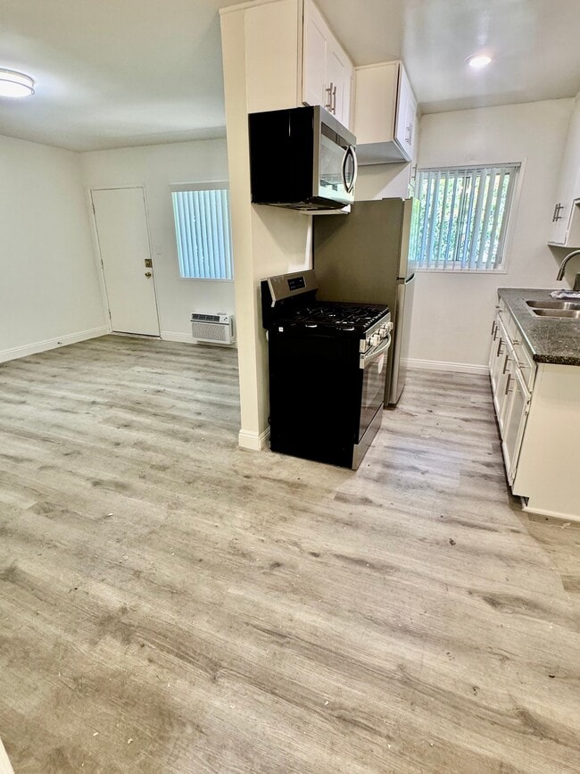 Photo - 14310 Tiara St Unit 4