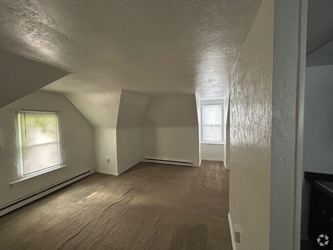 Building Photo - 120 S Graham St Unit 3 Rental