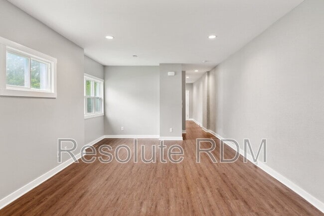 Photo - 819 Parkway Ave