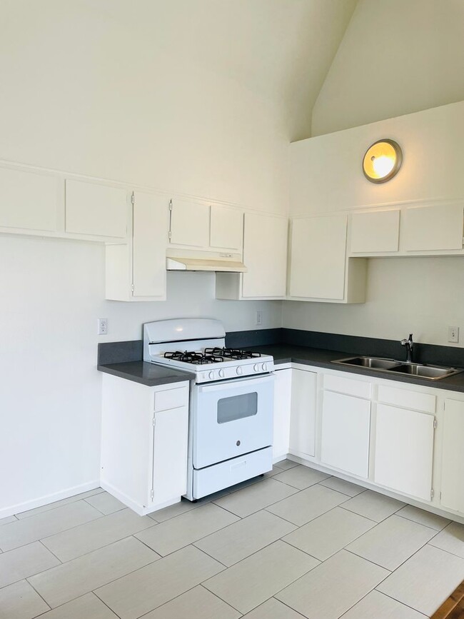 Photo - 792 Unidad 2344B