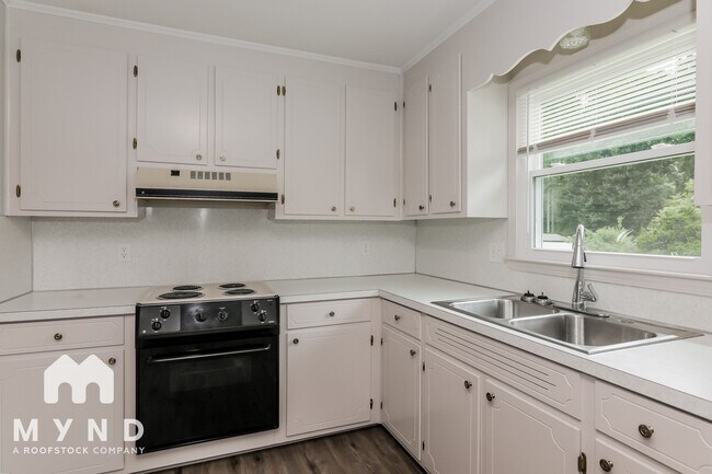 Photo - 6008 Potter Rd